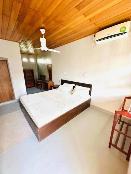 Harmony Guest House & Top Secret Beach