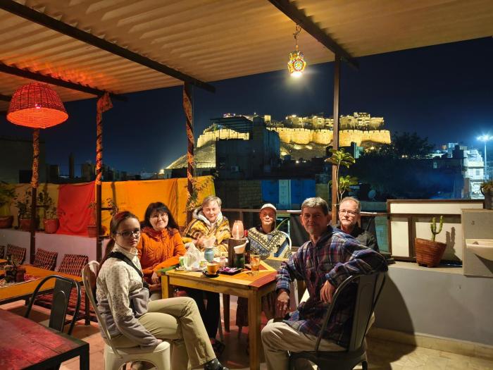 Incredibles Hostel & Safari