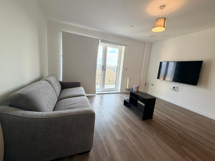 Modern 2BDR Oasis Home by Watford General