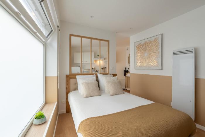 White cozy maxi studio