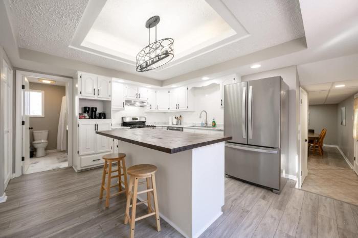 Spacious Duplex Home in Downtown Indy-Family Friendly