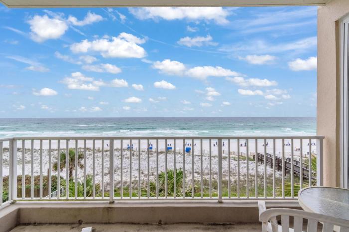 The Inn At Crystal Beach #303