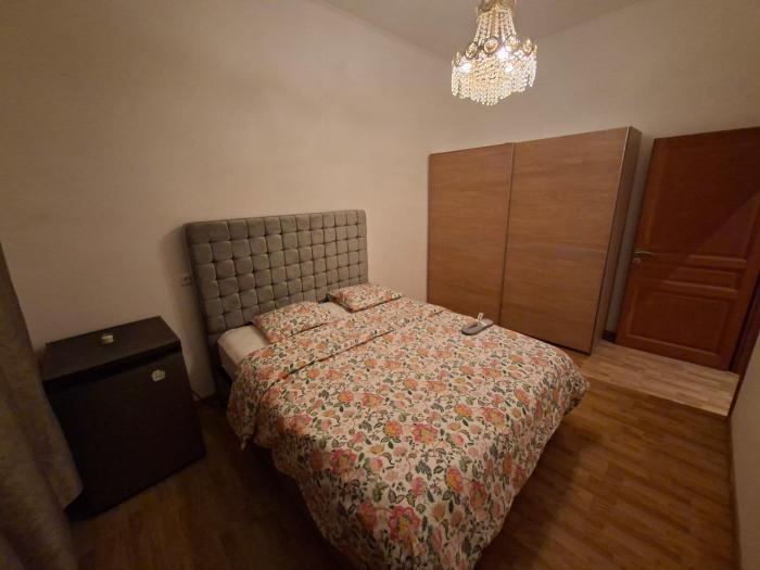 Chambres et appartement dans un immeuble de rapport