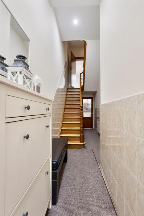 Chambres et appartement dans un immeuble