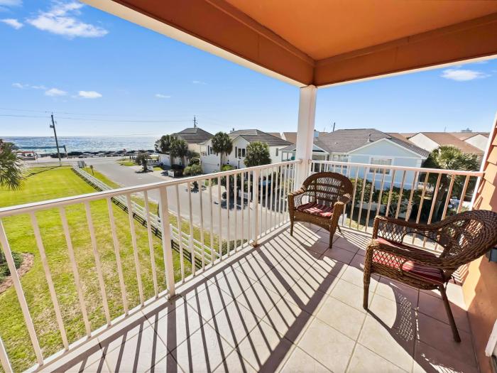 Tradewinds Condominium #33