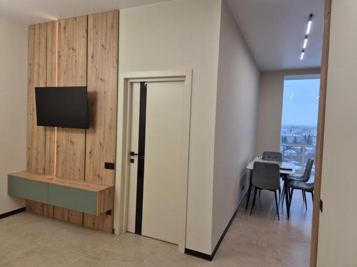 Дизайнерська квартира з видом з 14 поверху