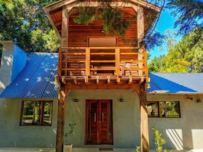 Cabin House with Pool