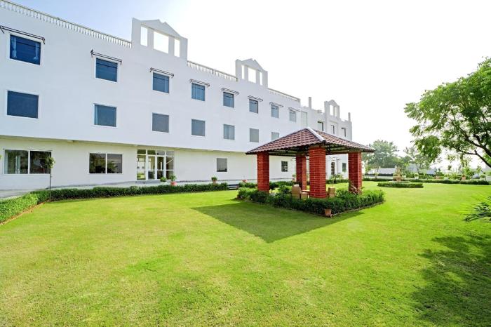 Riviera Grassfield Resort