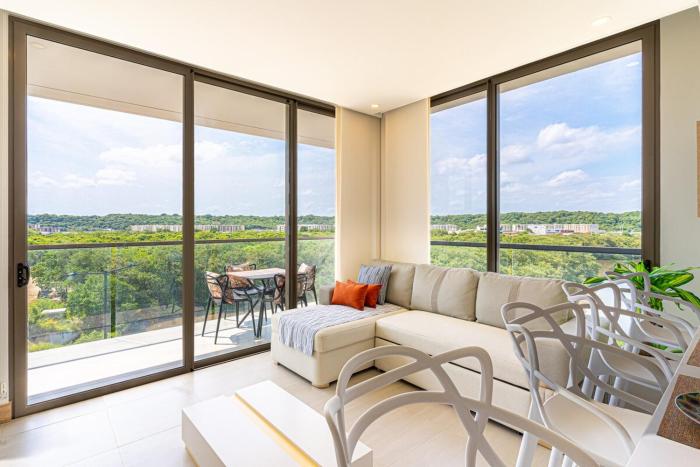 Exclusive 2BR en Morros Eos with Pool & Parking