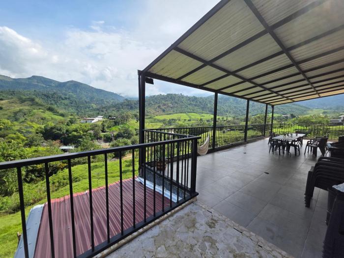 FINCA DE RECREO y DESCANSO