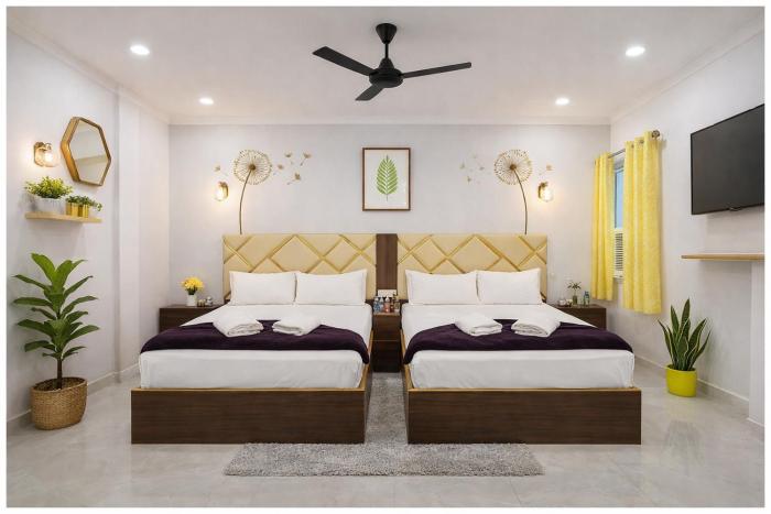 Hotel The Shekhar Premium Palace Near Varanasi Junction Railway Station 1500m # Kashi Vishwanath Temple # Free Wifi and Room Service - Fully Air conditioning Premium Room # Best Family Hotel In Varanasi