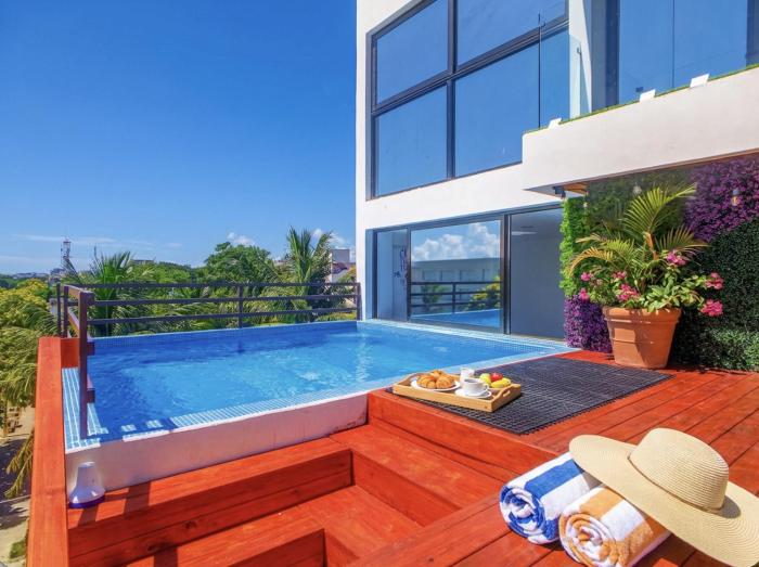 Family Retreat I 500m Beach I King Bed Kitchen I Sleeps 8 AC Pool Patio Gym 3531