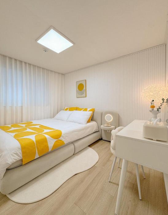 Ttukseom Station 6 minutes,Airport Bus 9 minutes,Seongsu,Seoul Forest,Myeongdong,Gwangya,Lotte World,KSPO