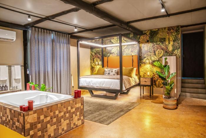 Naughty by Nature - Adults-Only - Luxury Cabin - in Wilderness