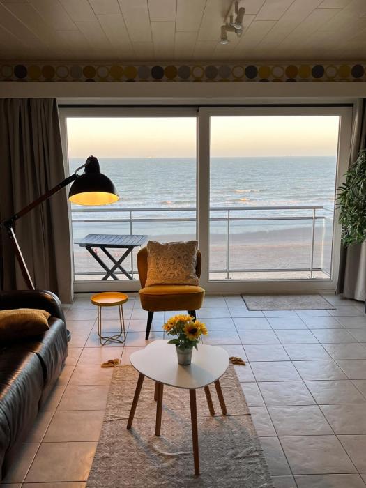 Blankenberge at Sea - ZEEDIJK