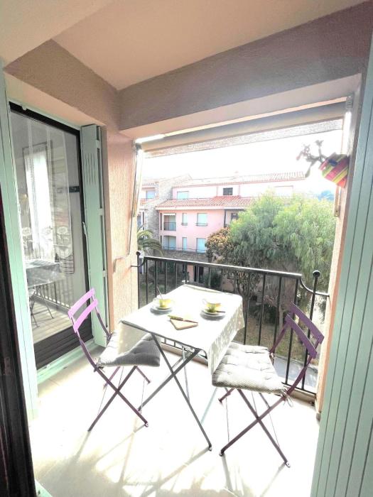 4PA109 Appartement F2 résidence avec piscine parking et cours de tennis