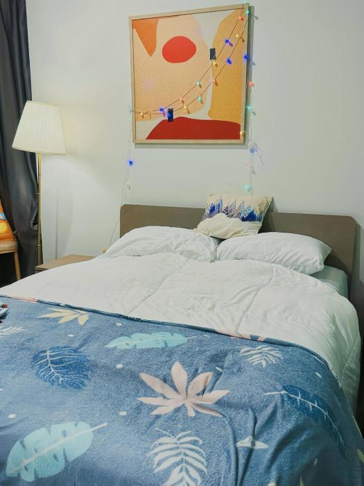 Next to the subway, Huaikhwangs most beautiful infinity pool apartment