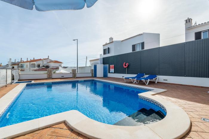 HOUSA - Villa Maronique Luxury Townhouse, 650m from the Beach