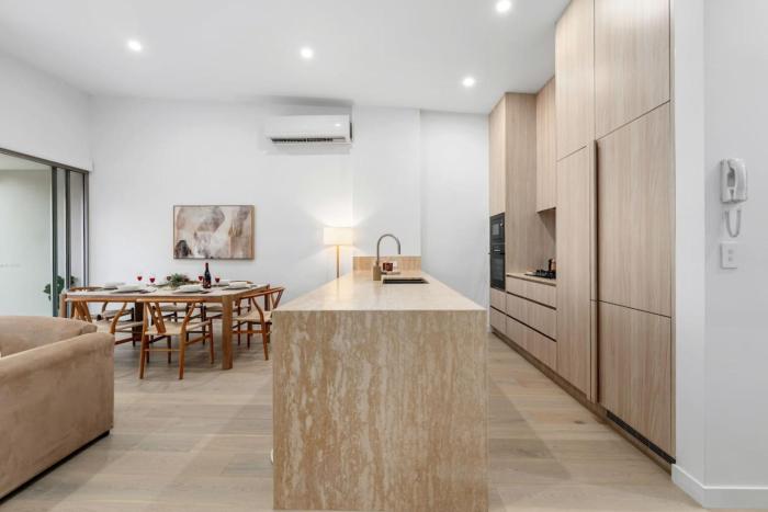 Dune Designer 2 Bedroom Apartment with River Views Parking Pool