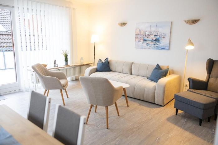 Neu renoviertes Luxus Penthouse mit Dachterrasse und Parkplatz in Bestlage