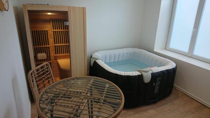 Appartement rénové 50M2 avec jardin commun et Parking privé