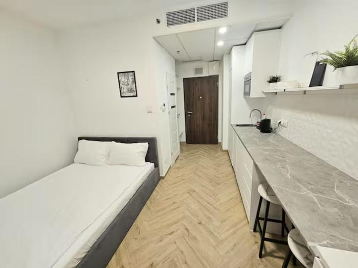 Kasprzaka 29-743-EXTRA VIEW