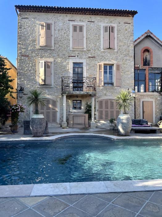 La Maison du village