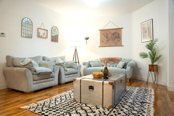 Modern Penthouse with Balcony - Near Beach & Town