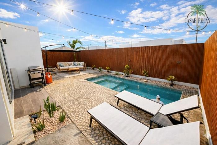 Casaè Rojas Presents Golden Oasis