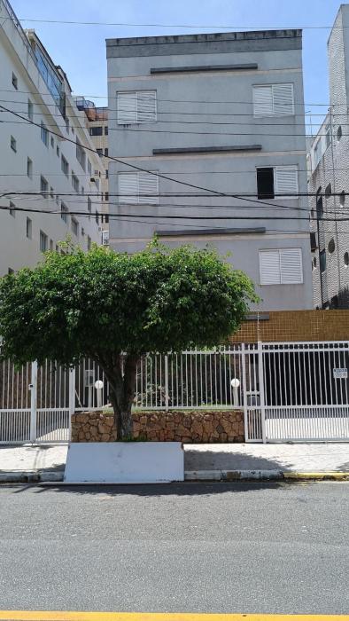 400 mt da Praia da Enseada Wi-fi Estacionamento gratuito cozinha completa