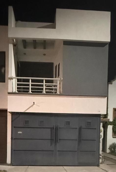 Bonita Casa dos pisos al Sur de Leon Gto