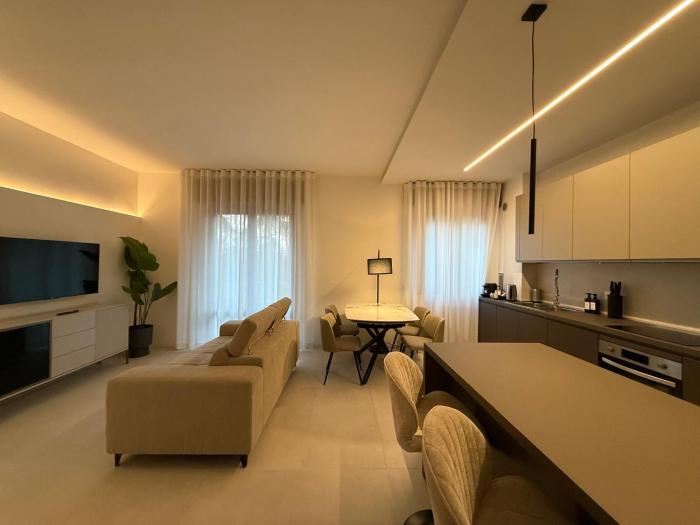 Arena a piedi, 3 camere, 2 bagni & parking