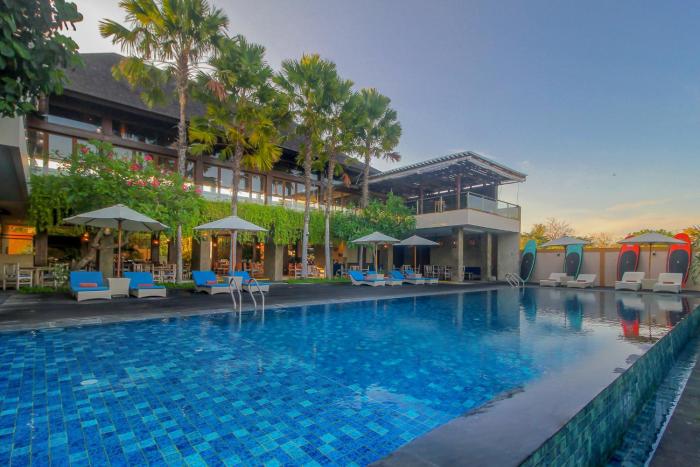 dNusa Beach Club and Resort