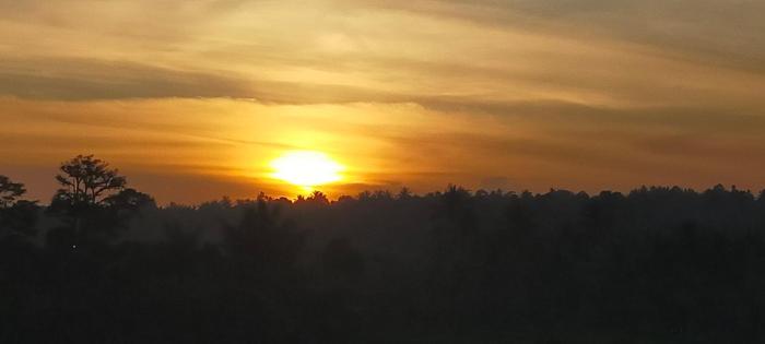 SKY SUNSET BUNGALOWS AND Restaurant