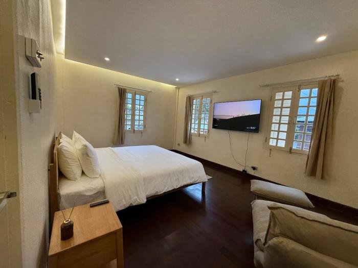 A Tranquil Riverside Stay by the Mekong