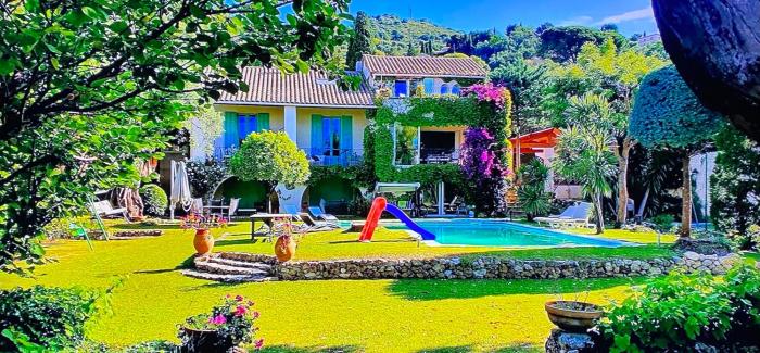 Beautiful house very quiet seaview pool