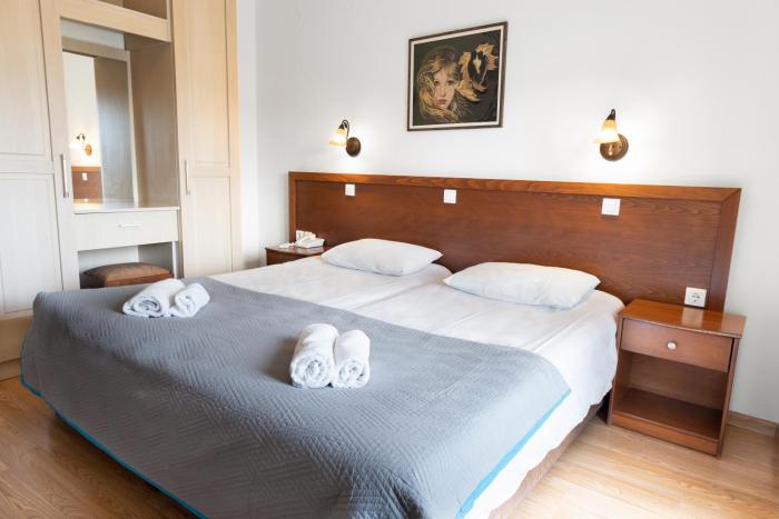 Ippocrates Hotel Apartments & Restaurant