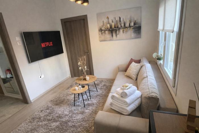 Urban Aristotelous Stay