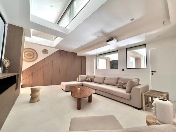 Duplex elegant au coeur du Marais avec cinema - 6P