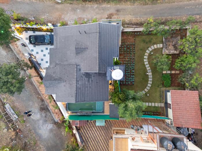 HLN-35 Home in the lap of nature