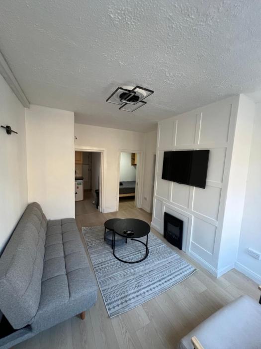 Cozy Renovated 3-Bed, City Walkable, Tram 3 min