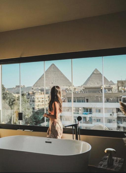 Pyramid Duo Tub Suite 2BD & Rooftop Acc