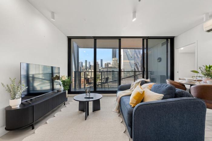 Live Luxe Marvel Stadium 2BR APT with Rooftop Pool