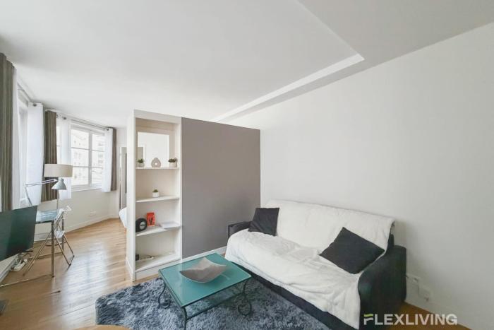 one-bedroom apartment in a sought-after area near the Bois de Boulogne