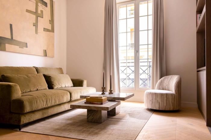 Harmony Collection II 2BR Suite 6P Bourse Grevin