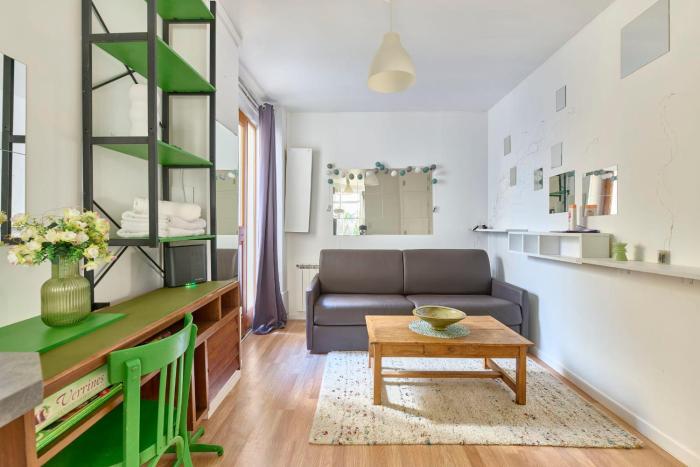 Cosy Studio Rue des Martyrs Walking Distance to Montmartre