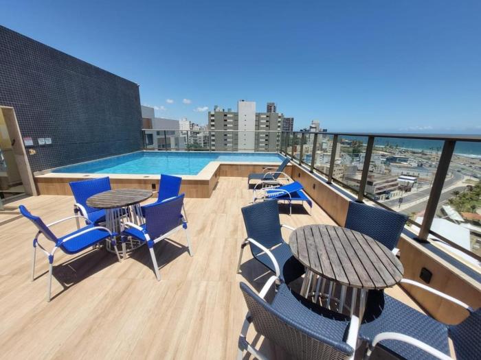 Apto compacto com vista mar bem localizado