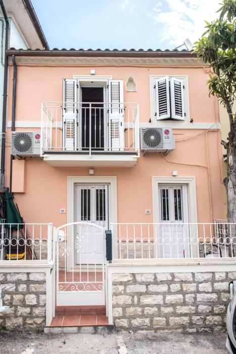 S221 - Sirolo, nuovissimo bilocale in villetta pt