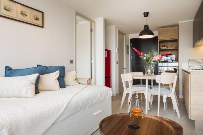 Charming 2BR Retreat for Five in Lively Nunoa