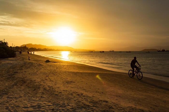 Apto novo 400m da praia